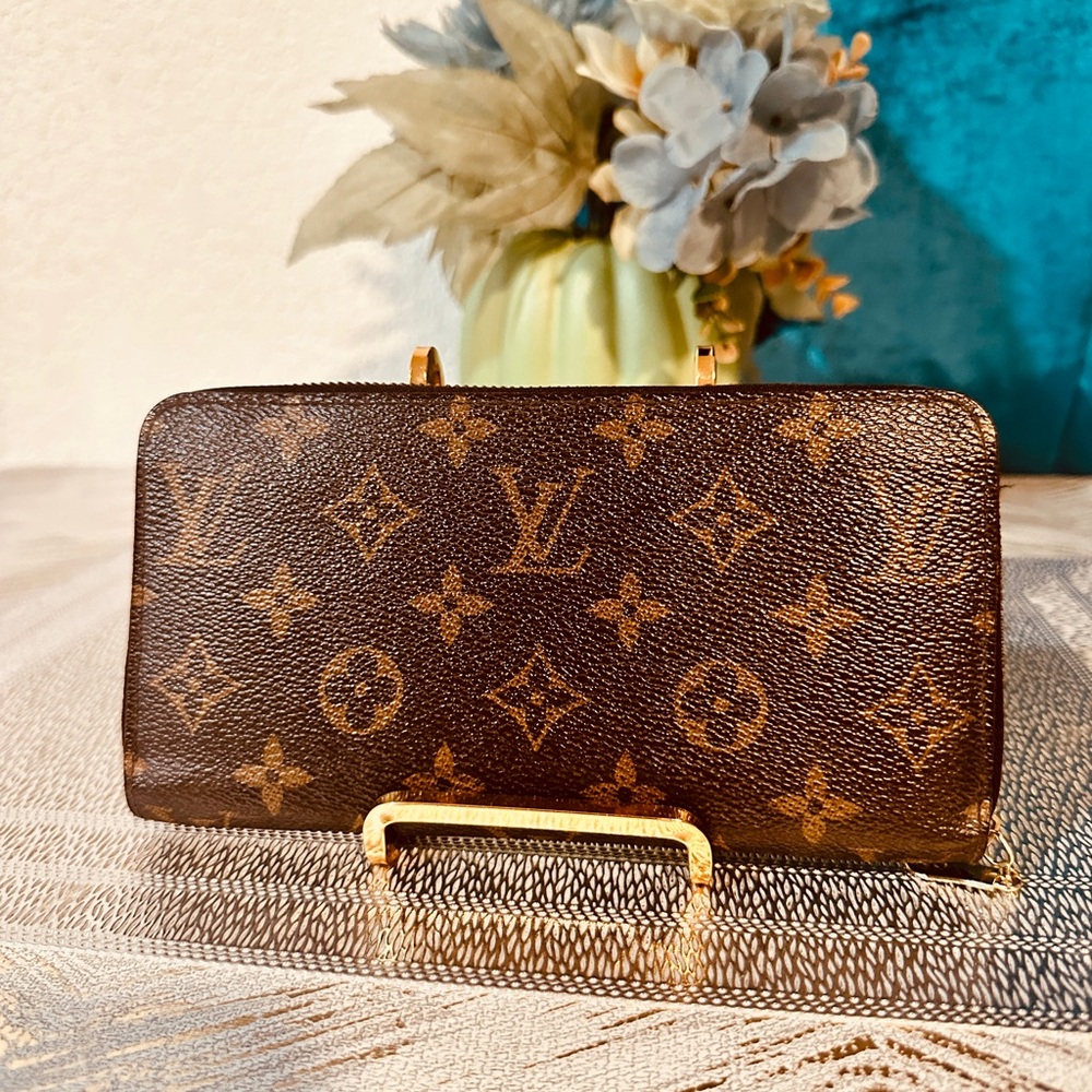 Louis Vuitton monogram zippy wallet - Picture 15 of 15